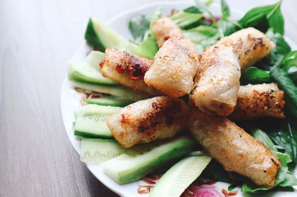 Tô bún nóng vừa bưng ra